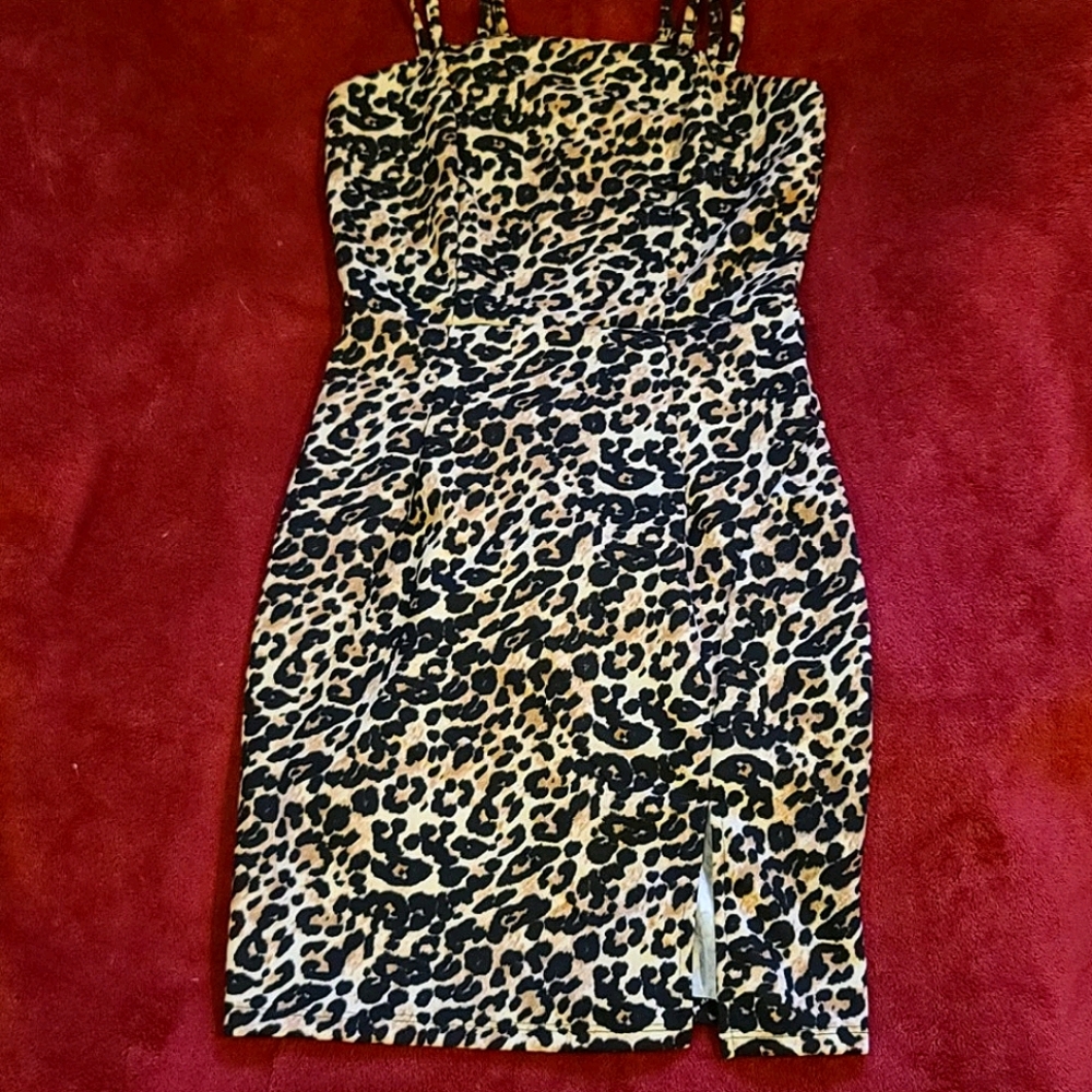Leopard mini dress with split